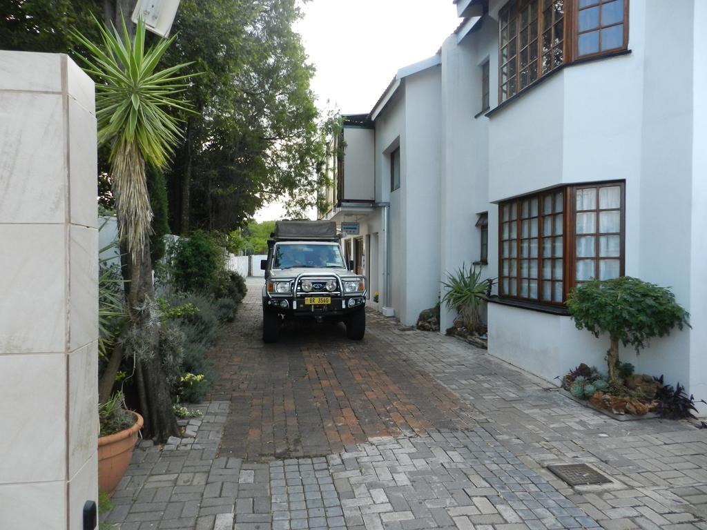 Sleepers Villa Guesthouse Polokwane Exterior photo